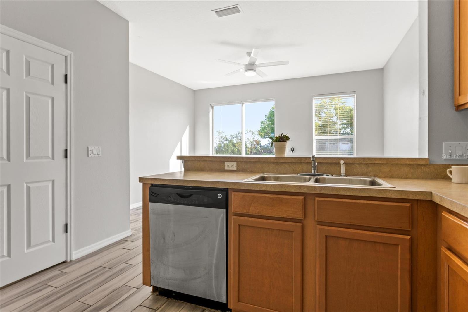 8874 CHRISTIE DR, LARGO, FL, 33771