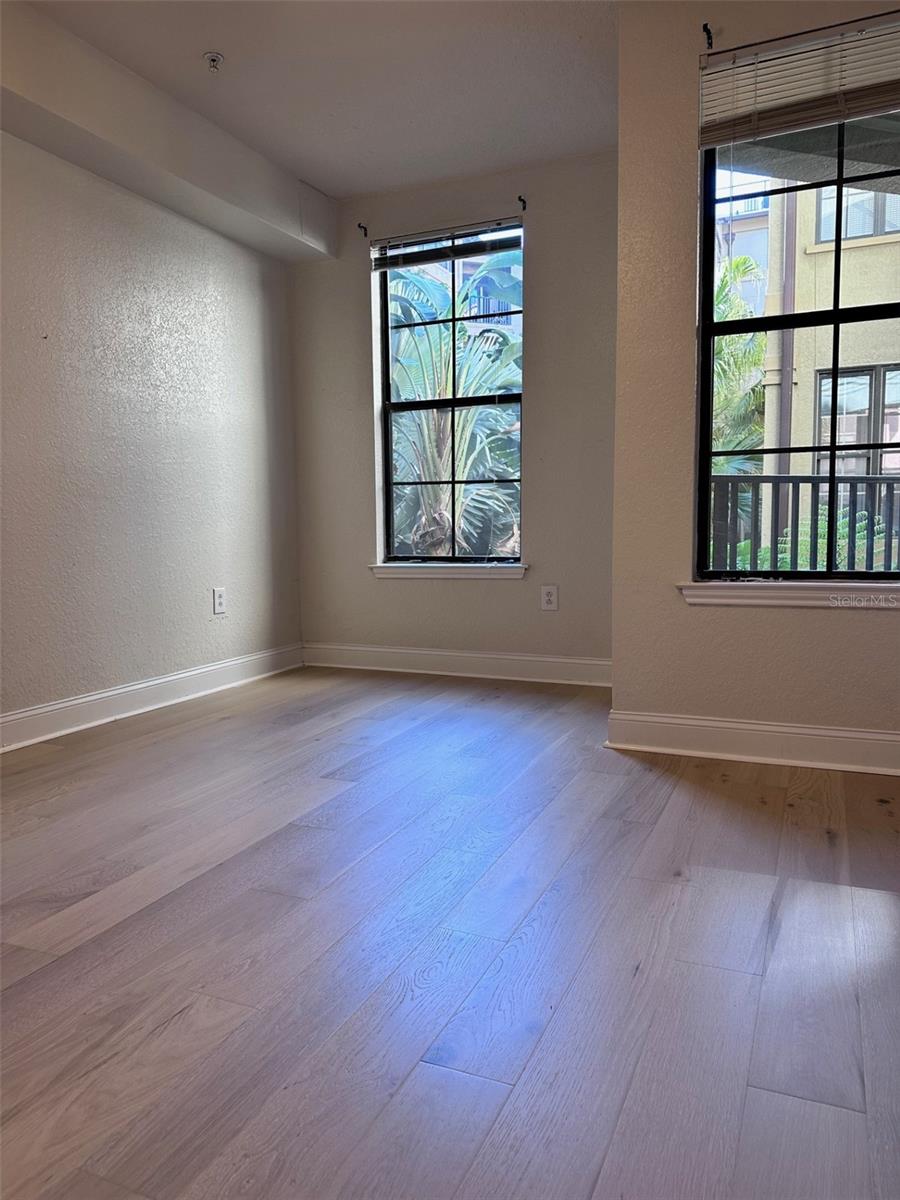 911 N ORANGE AVE #211, ORLANDO, FL, 32801
