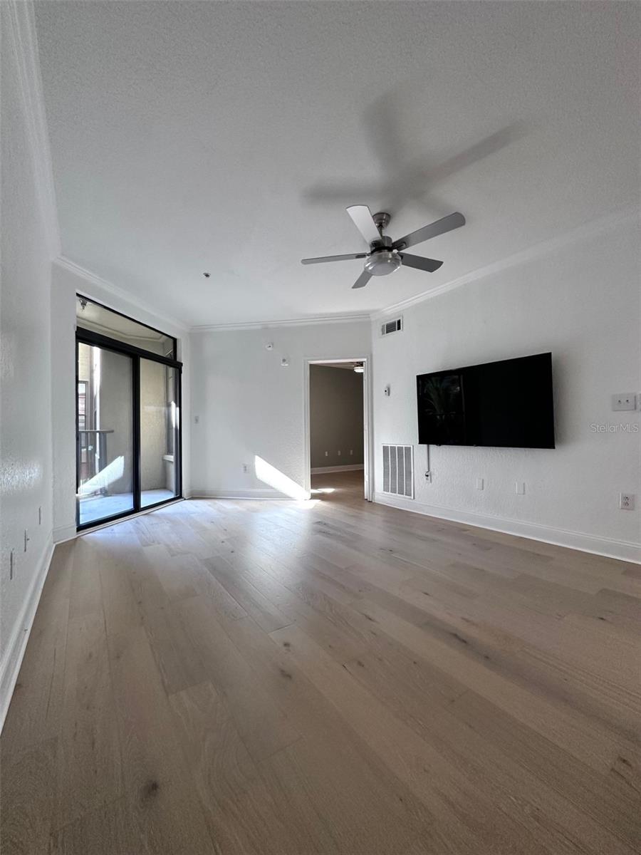 911 N ORANGE AVE #211, ORLANDO, FL, 32801