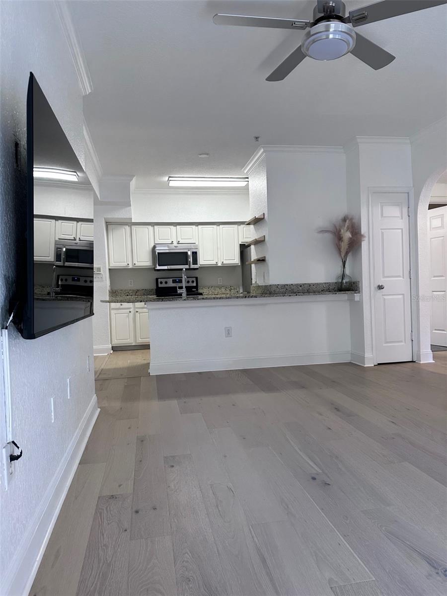 911 N ORANGE AVE #211, ORLANDO, FL, 32801