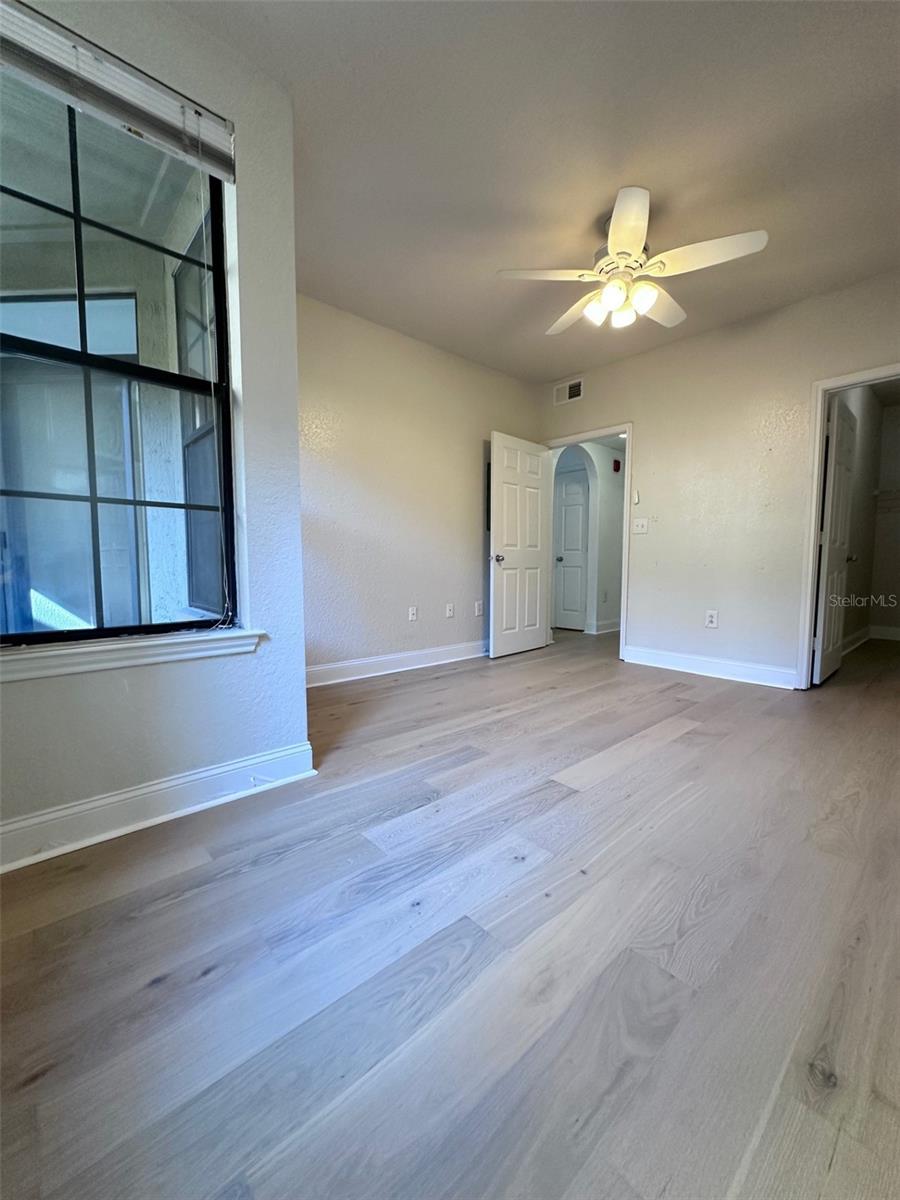 911 N ORANGE AVE #211, ORLANDO, FL, 32801