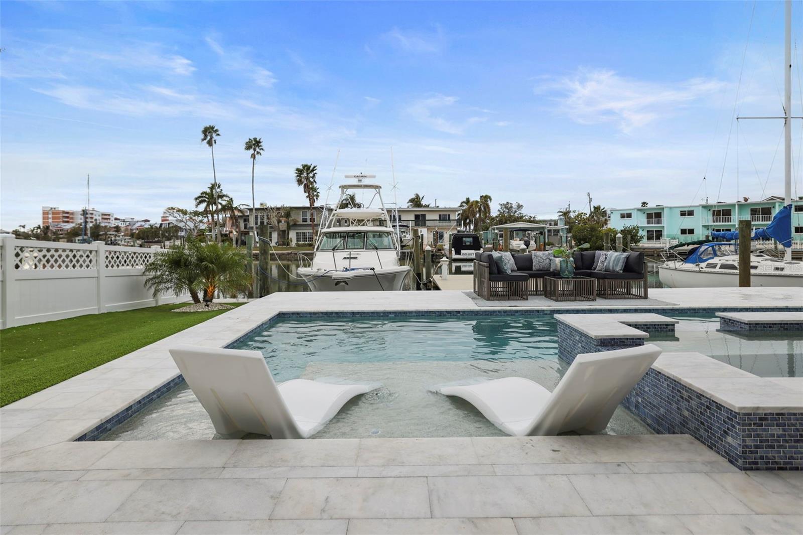 326 129TH AVE E, MADEIRA BEACH, FL, 33708