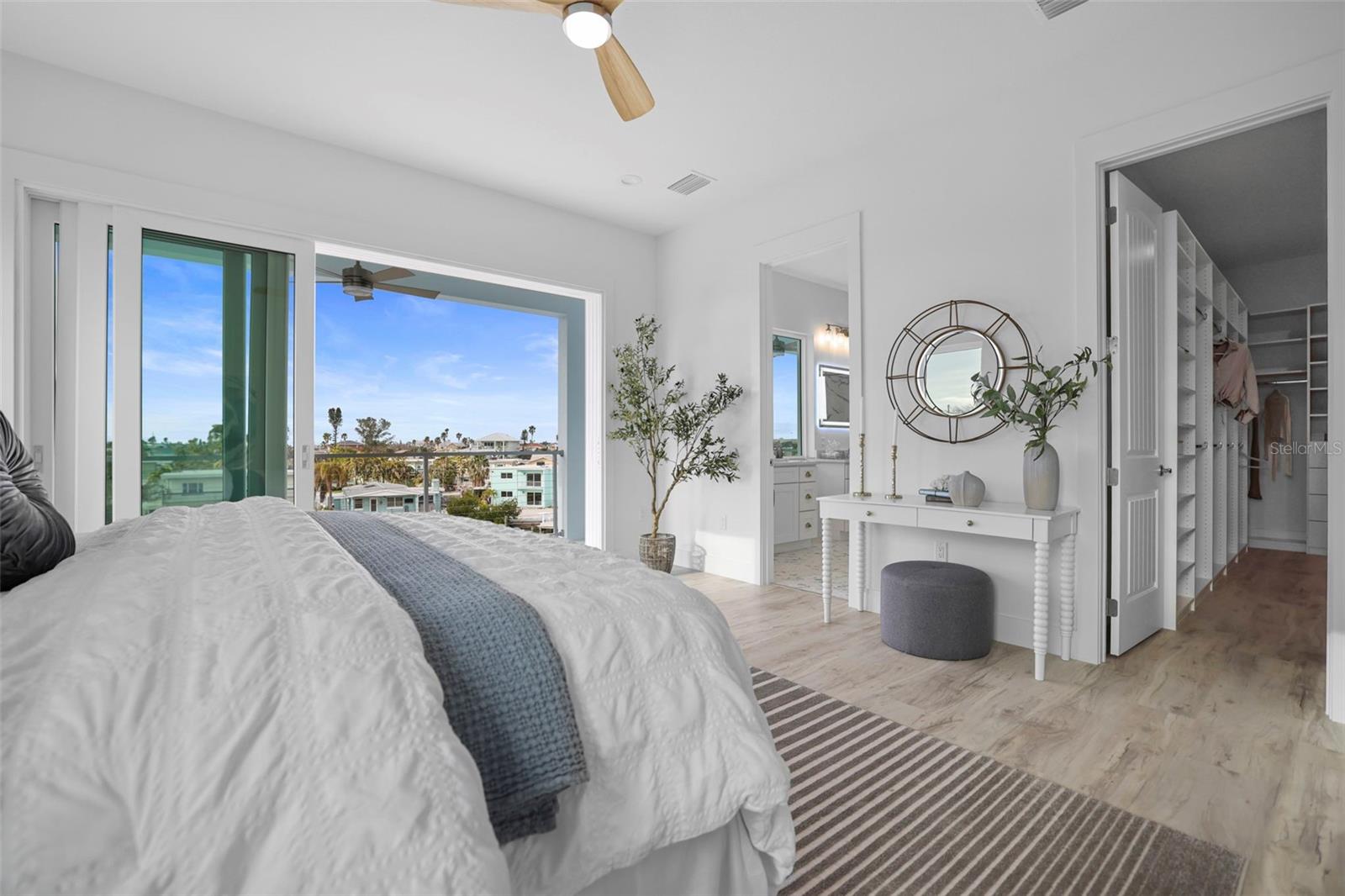 326 129TH AVE E, MADEIRA BEACH, FL, 33708