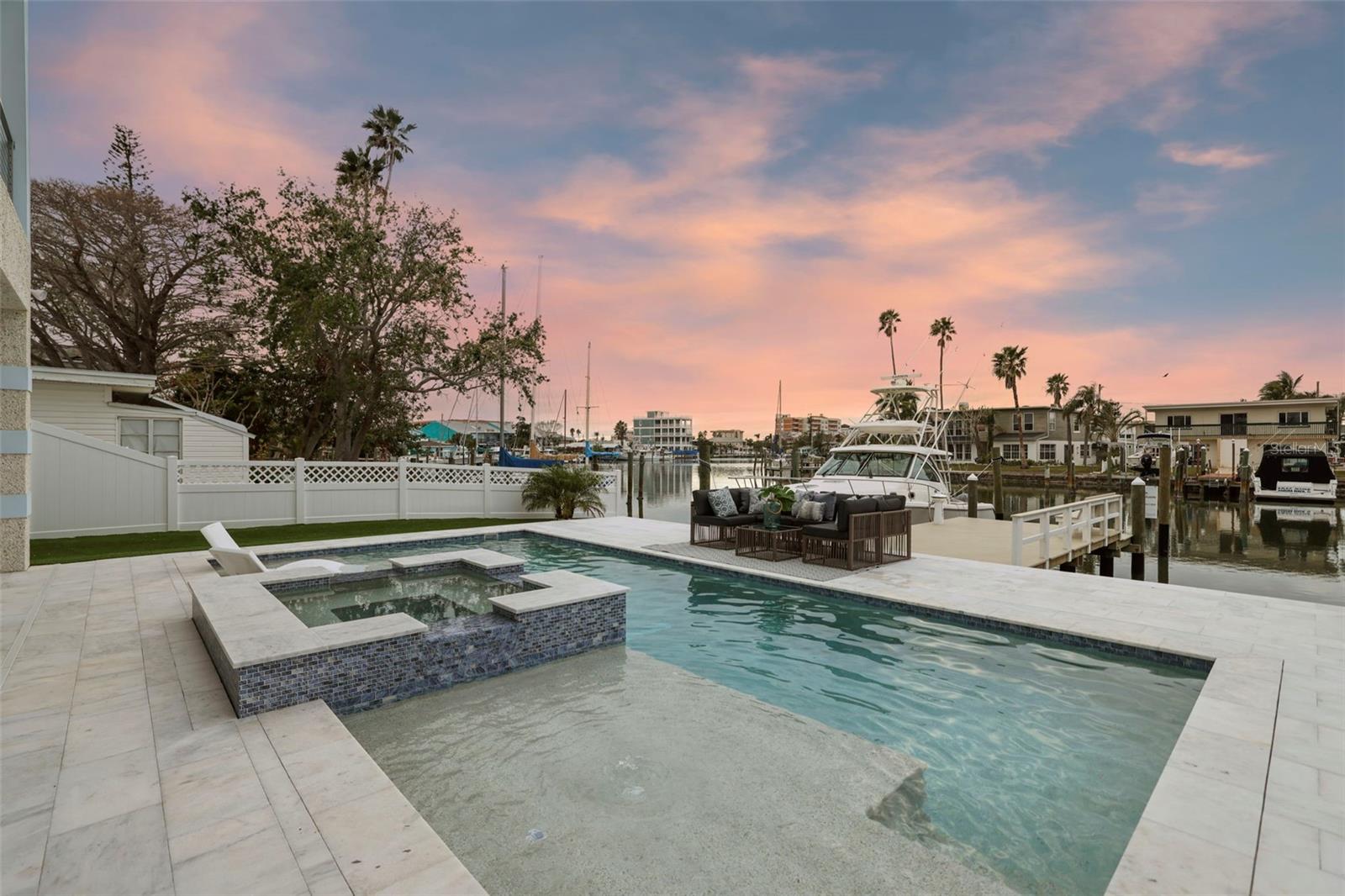 326 129TH AVE E, MADEIRA BEACH, FL, 33708