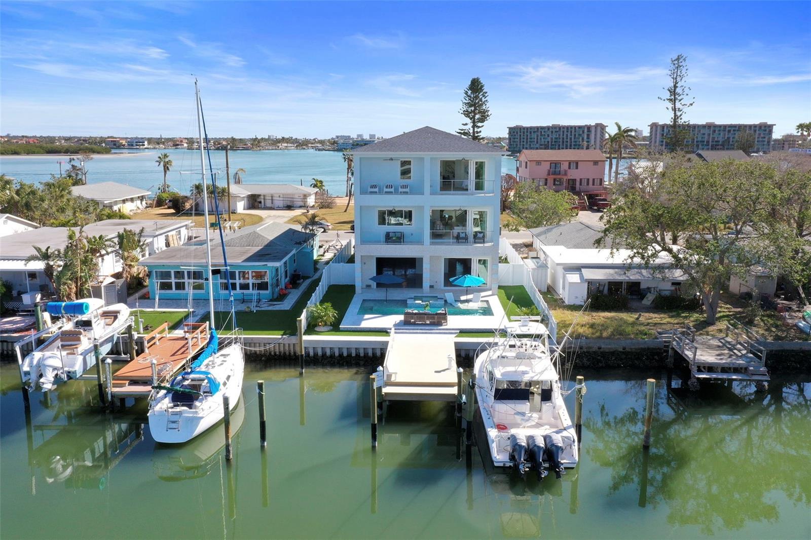 326 129TH AVE E, MADEIRA BEACH, FL, 33708