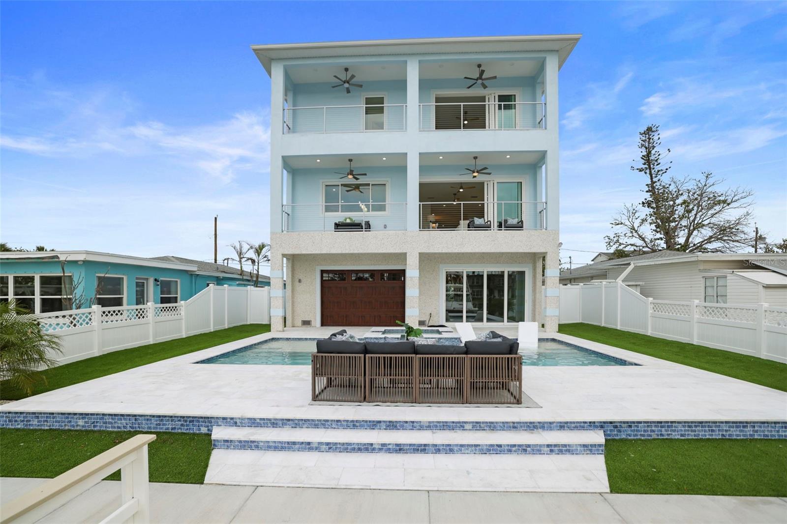 326 129TH AVE E, MADEIRA BEACH, FL, 33708