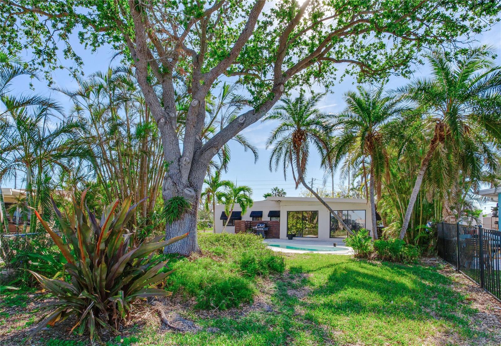 402 161ST AVE, REDINGTON BEACH, FL, 33708