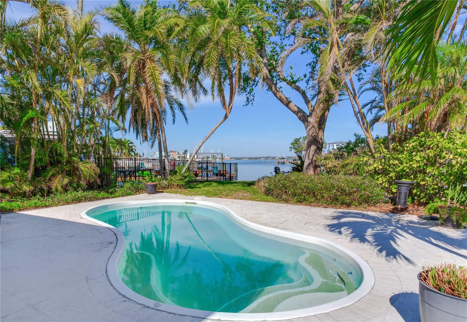 402 161ST AVE, REDINGTON BEACH, FL, 33708