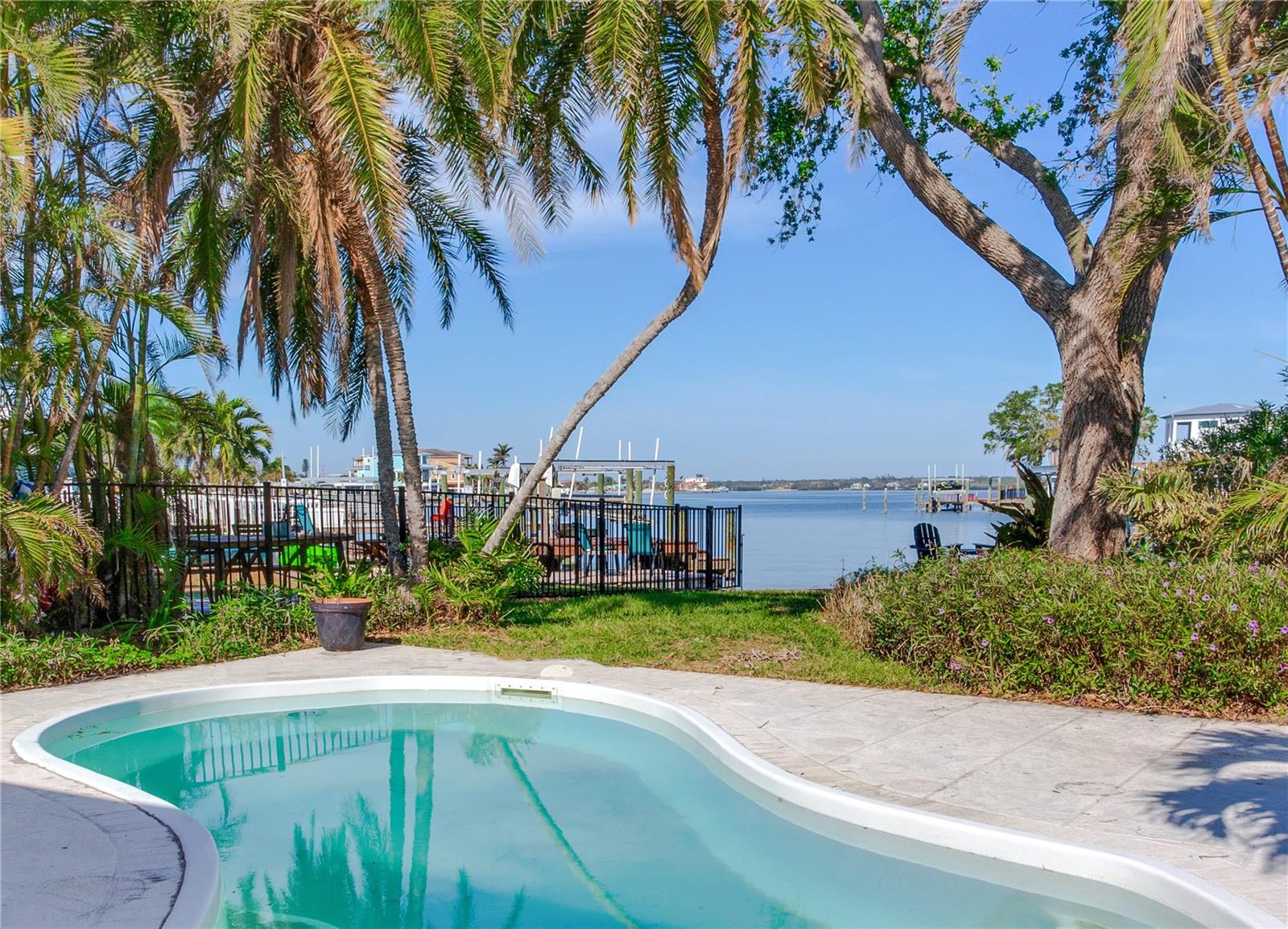 402 161ST AVE, REDINGTON BEACH, FL, 33708