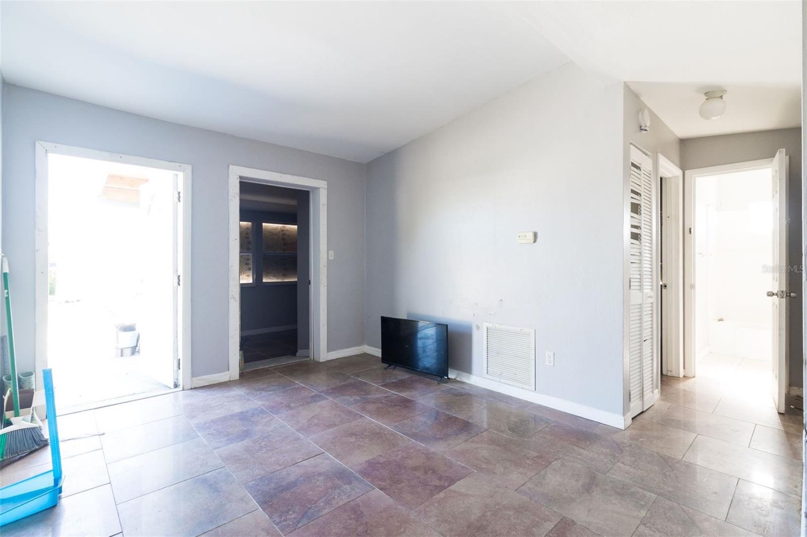 21487 MALLORY AVE, PORT CHARLOTTE, FL, 33952
