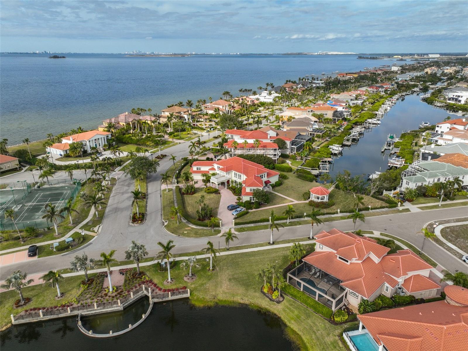 1414 ALHAMBRA DR, APOLLO BEACH, FL, 33572