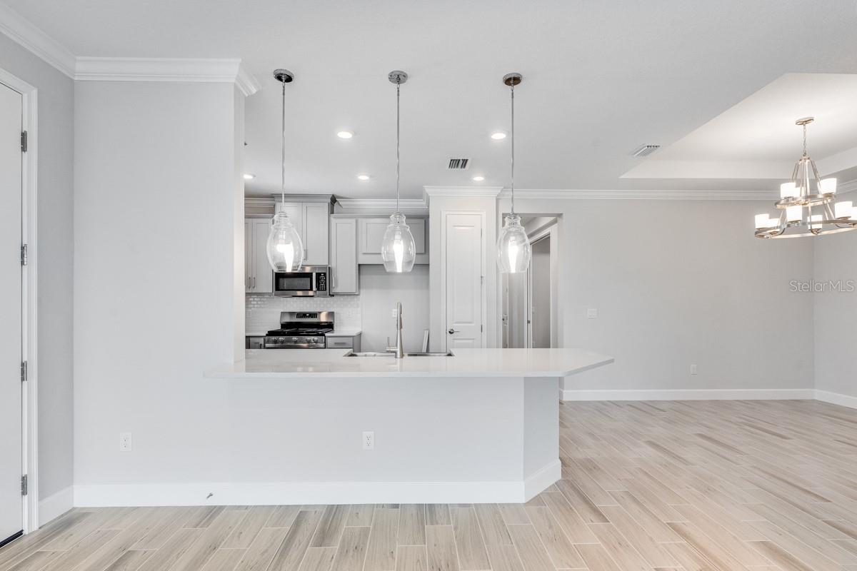 8113 MOONBEAM AVE, SARASOTA, FL, 34241