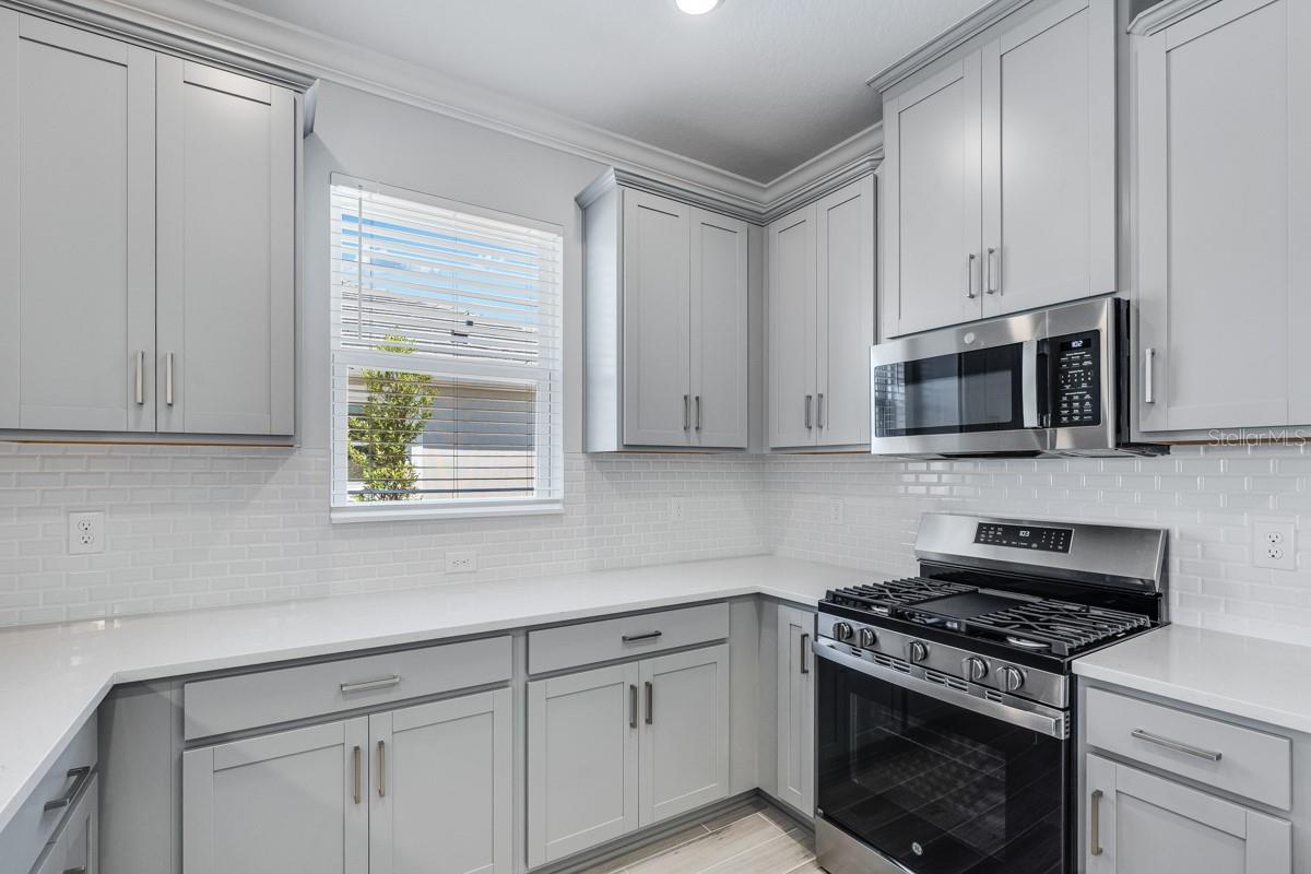 8113 MOONBEAM AVE, SARASOTA, FL, 34241