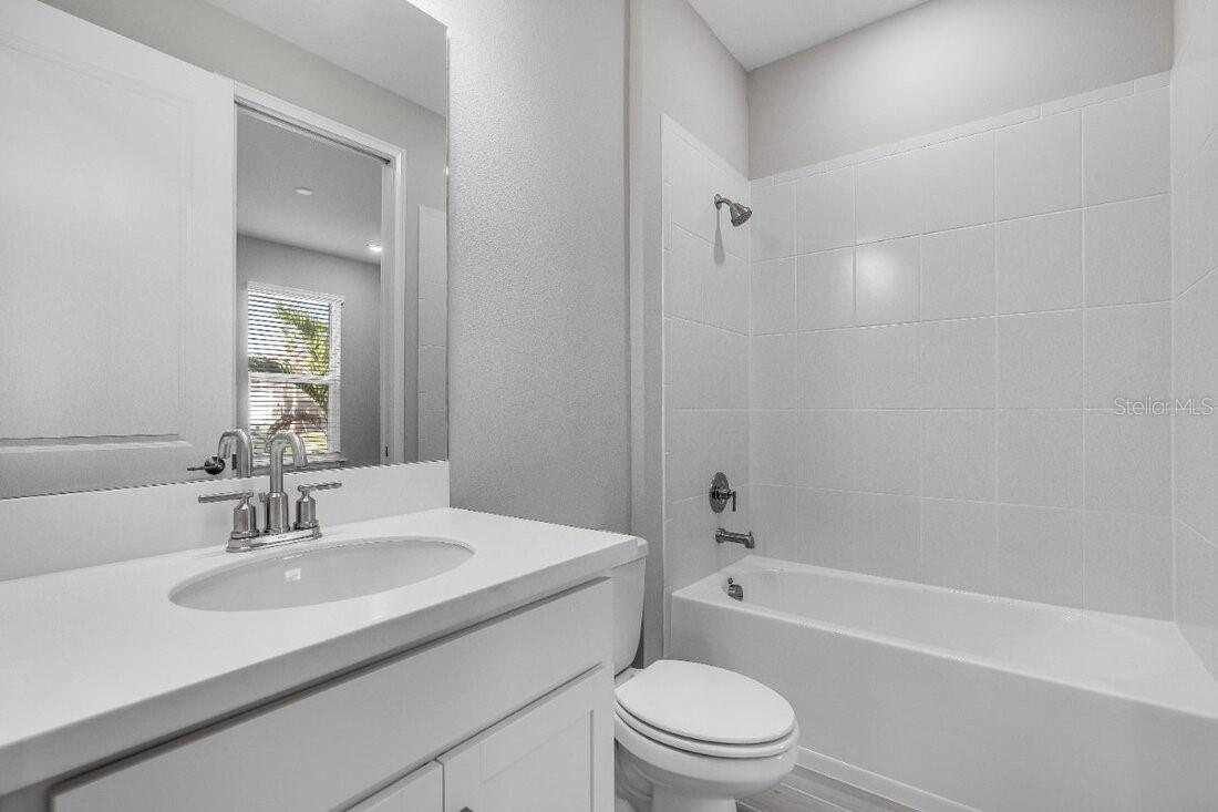 8105 MOONBEAM AVE, SARASOTA, FL, 34241