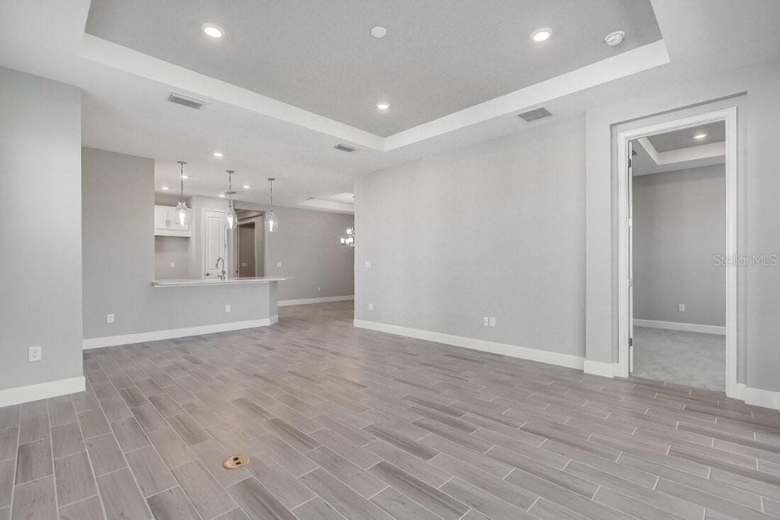 8105 MOONBEAM AVE, SARASOTA, FL, 34241