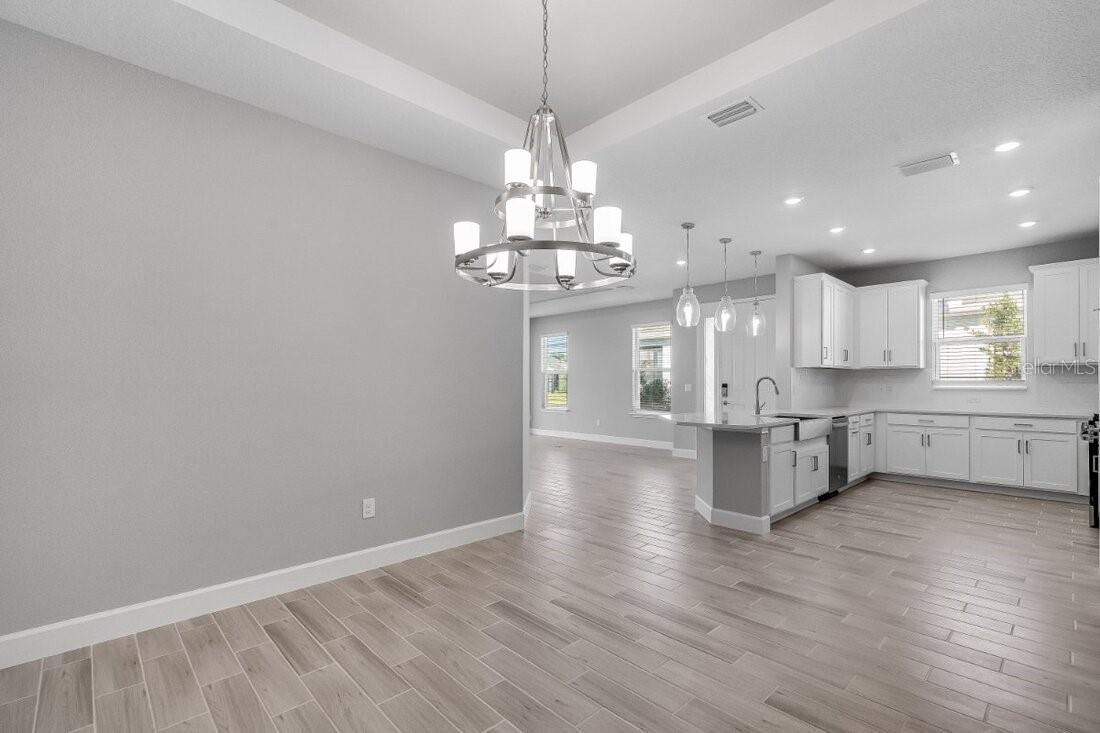 8105 MOONBEAM AVE, SARASOTA, FL, 34241