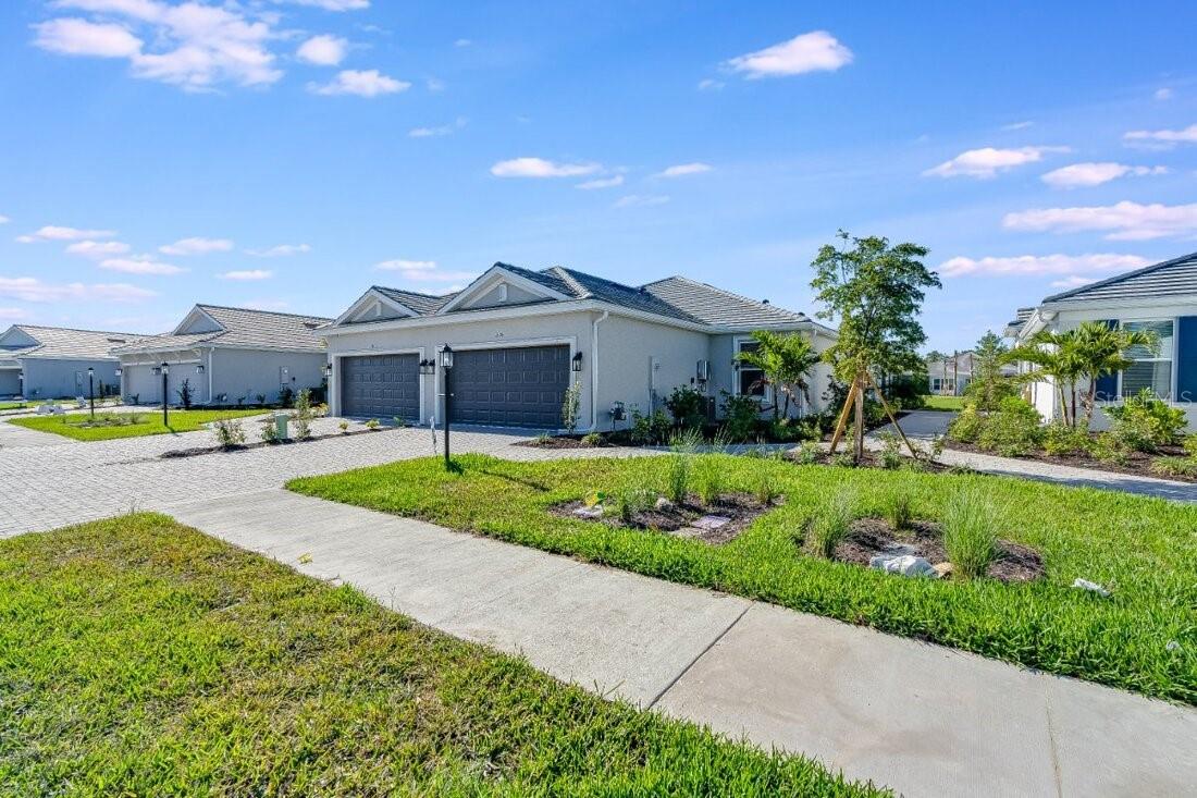 8105 MOONBEAM AVE, SARASOTA, FL, 34241
