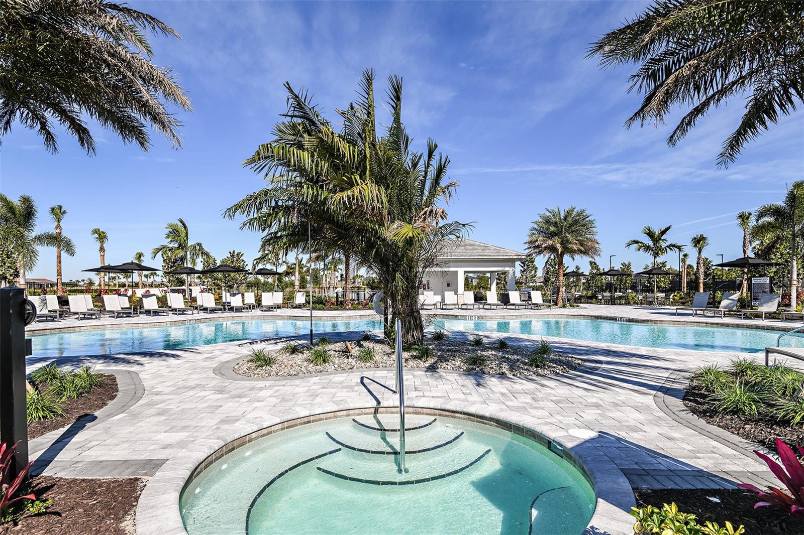 8105 MOONBEAM AVE, SARASOTA, FL, 34241