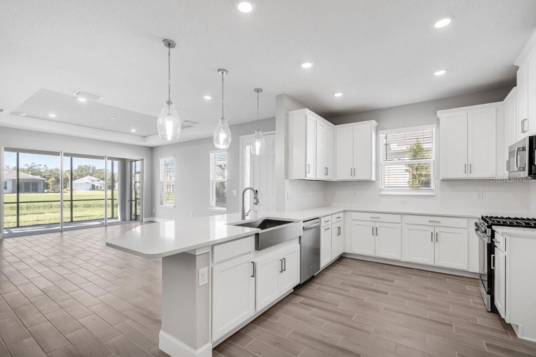 8105 MOONBEAM AVE, SARASOTA, FL, 34241