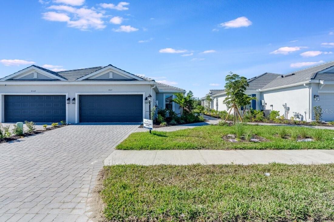 8105 MOONBEAM AVE, SARASOTA, FL, 34241