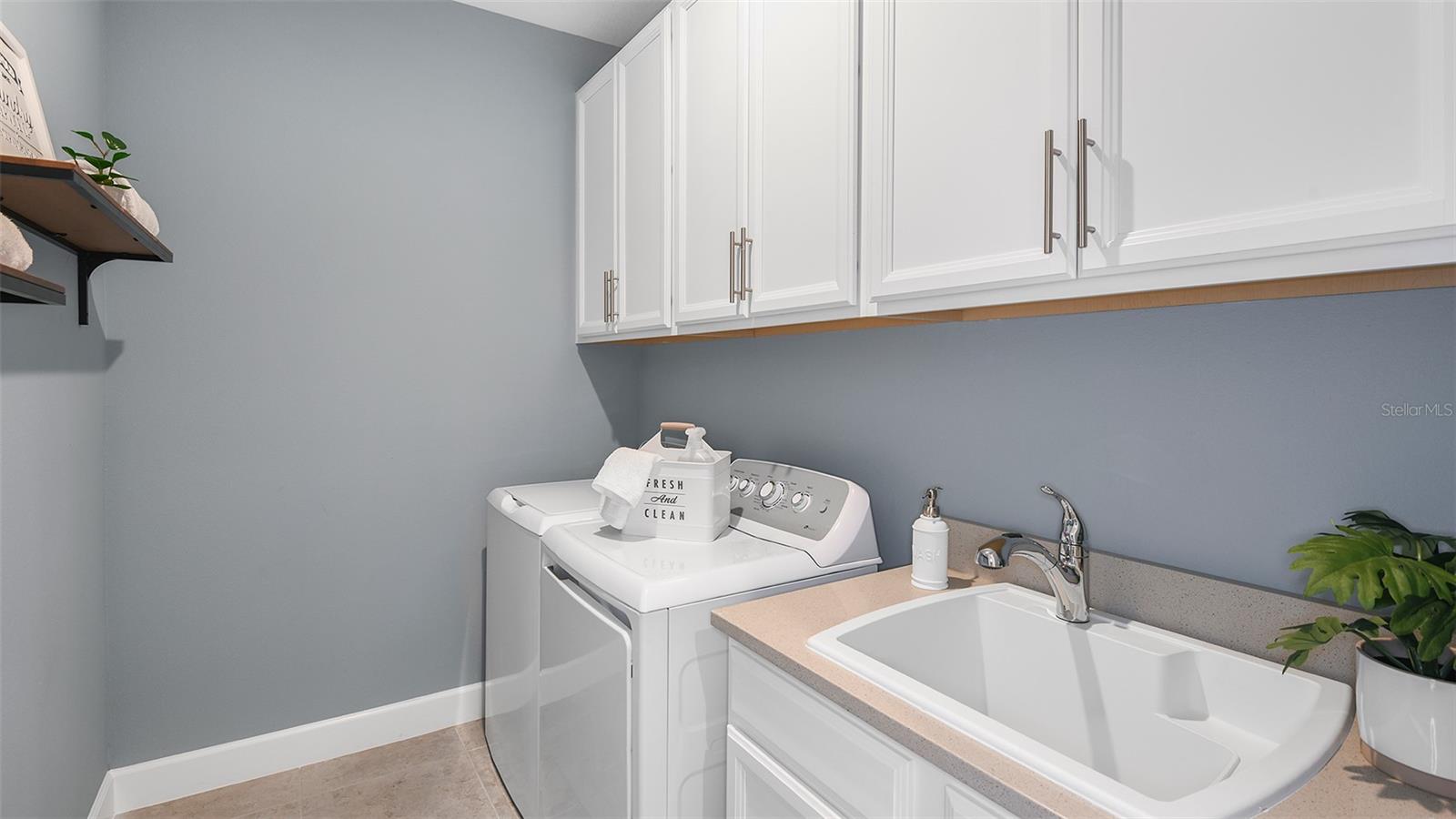 8065 MOONBEAM AVE, SARASOTA, FL, 34241