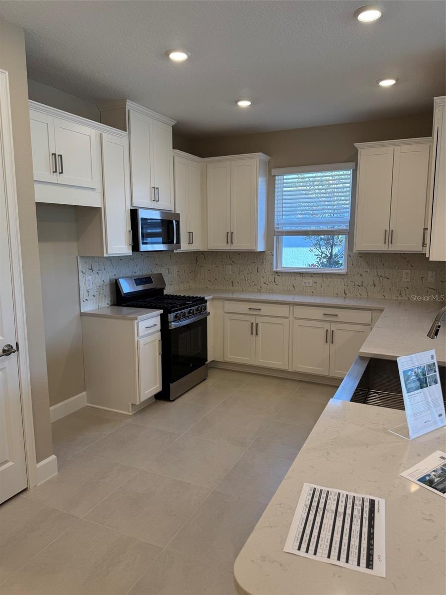 8065 MOONBEAM AVE, SARASOTA, FL, 34241