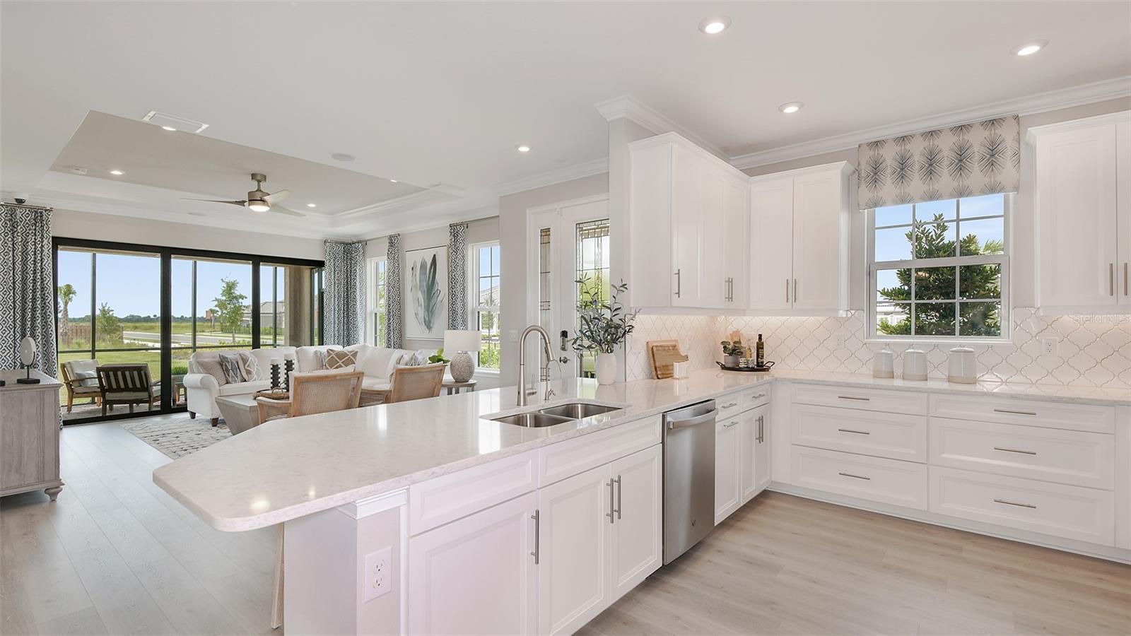 8065 MOONBEAM AVE, SARASOTA, FL, 34241