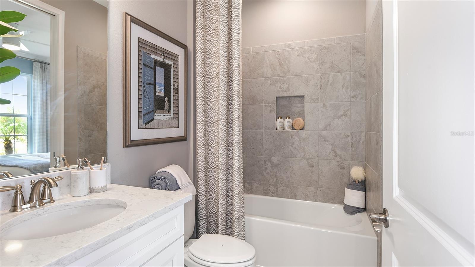 8065 MOONBEAM AVE, SARASOTA, FL, 34241