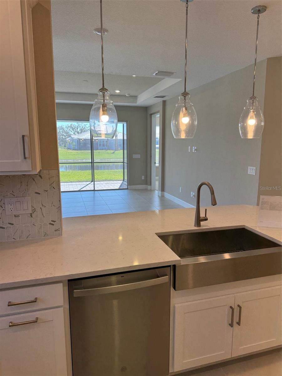 8065 MOONBEAM AVE, SARASOTA, FL, 34241