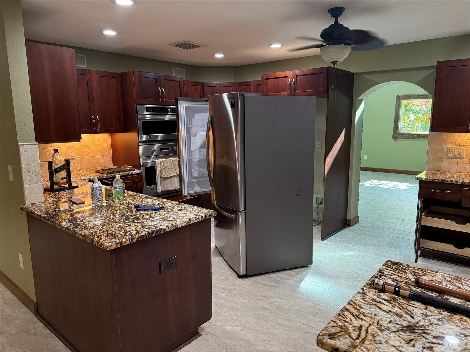 710 SHORE DR E, OLDSMAR, FL, 34677