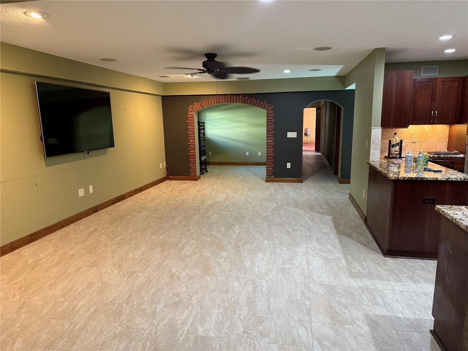 710 SHORE DR E, OLDSMAR, FL, 34677
