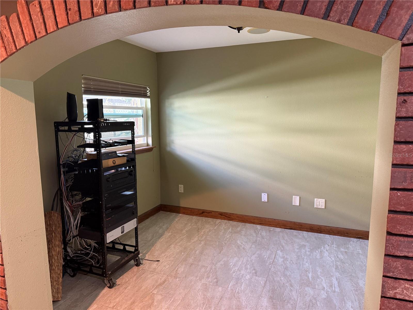 710 SHORE DR E, OLDSMAR, FL, 34677