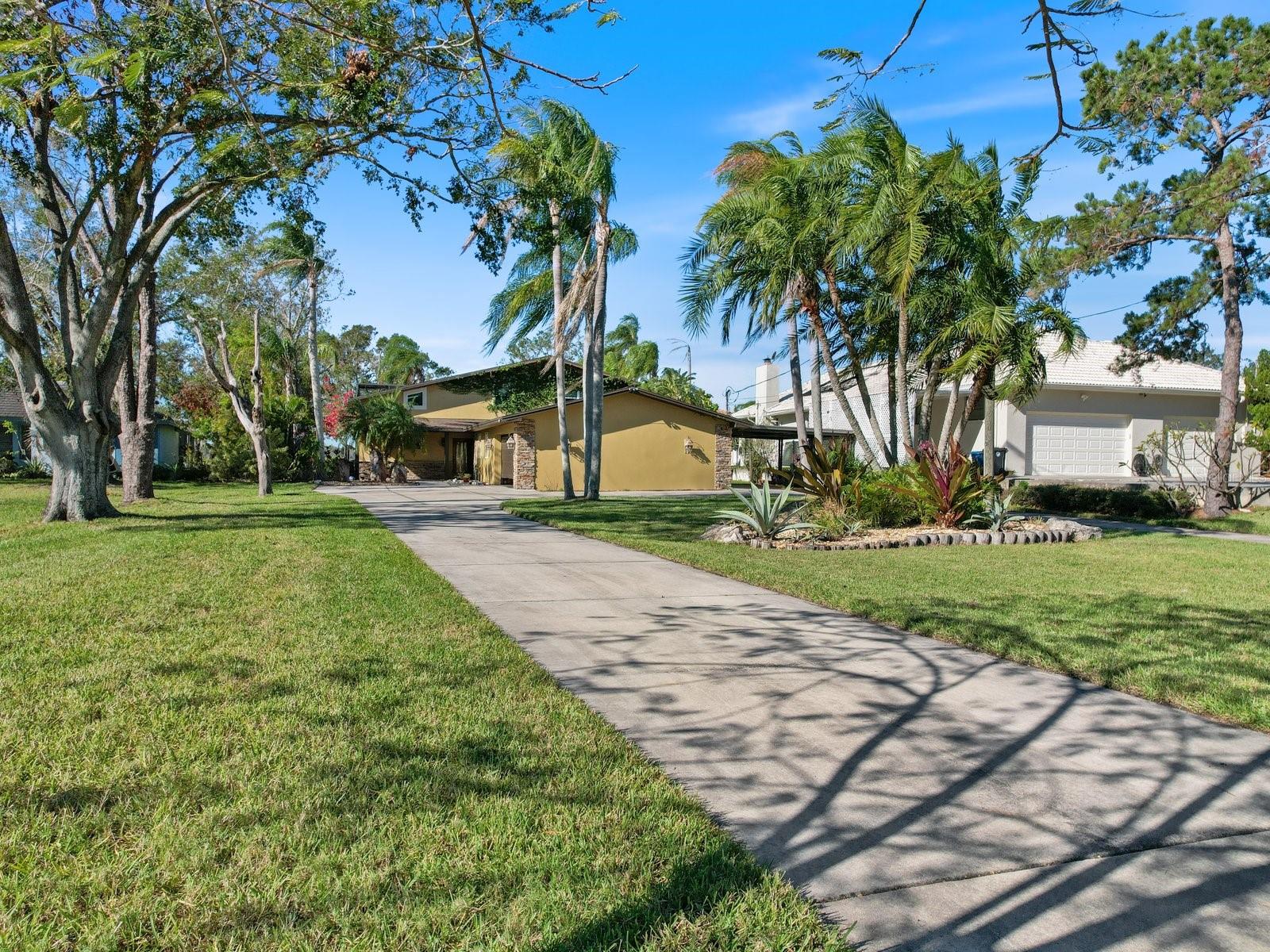 710 SHORE DR E, OLDSMAR, FL, 34677