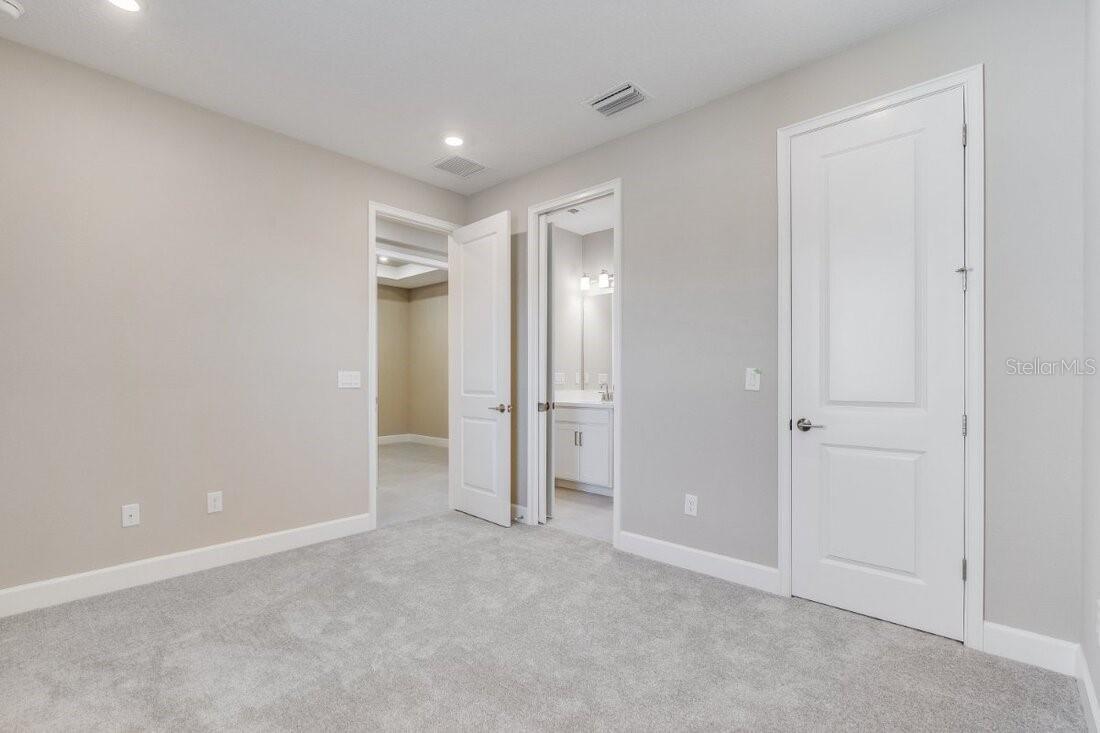 8061 MOONBEAM AVE, SARASOTA, FL, 34241