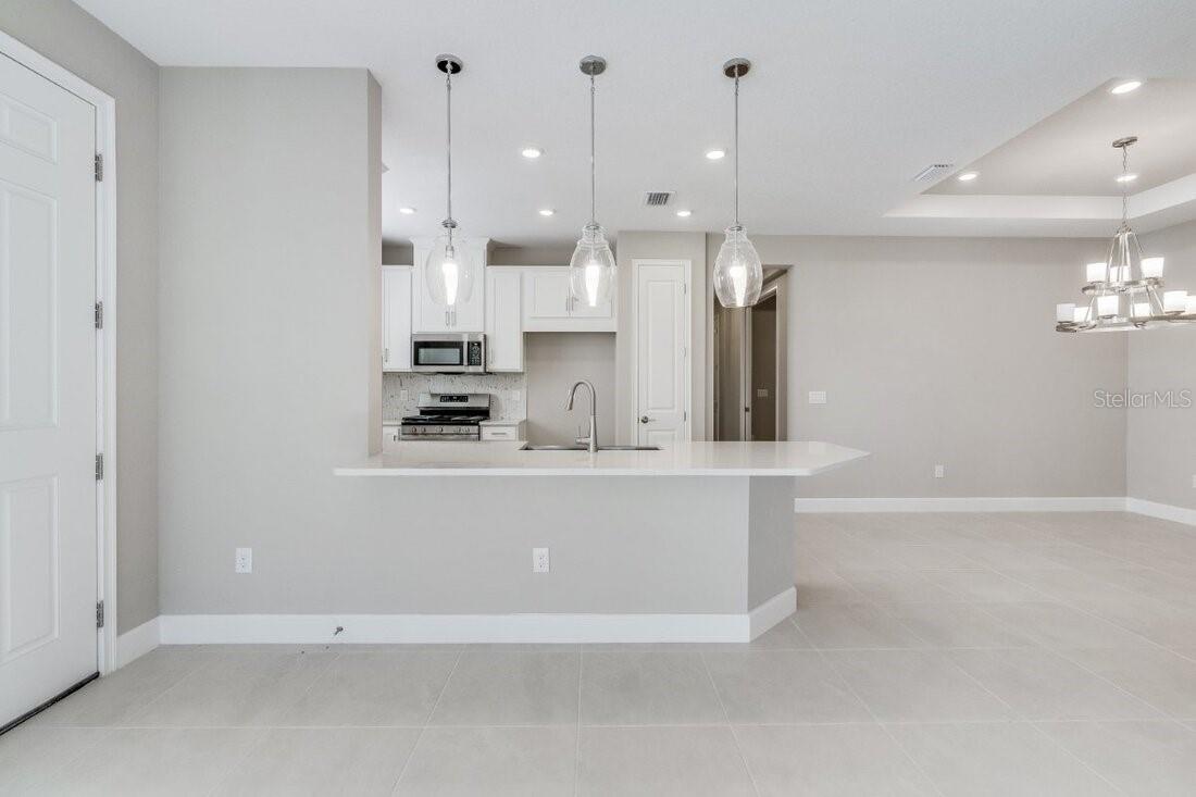 8061 MOONBEAM AVE, SARASOTA, FL, 34241