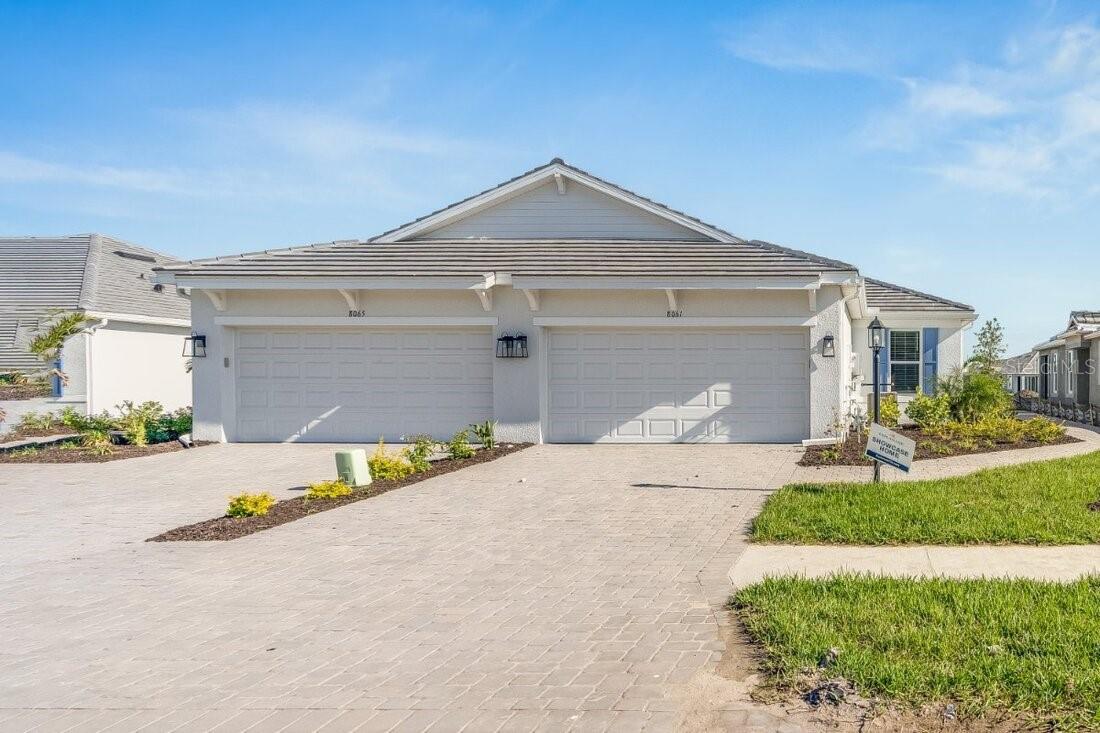 8061 MOONBEAM AVE, SARASOTA, FL, 34241