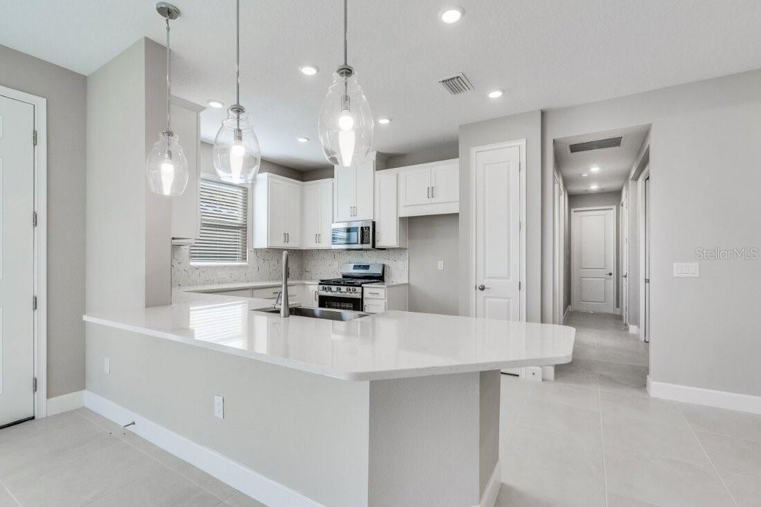 8061 MOONBEAM AVE, SARASOTA, FL, 34241