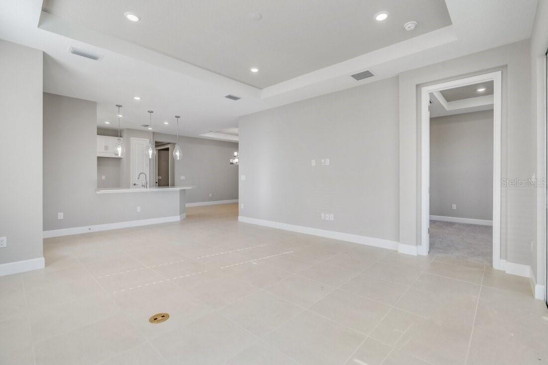 8061 MOONBEAM AVE, SARASOTA, FL, 34241