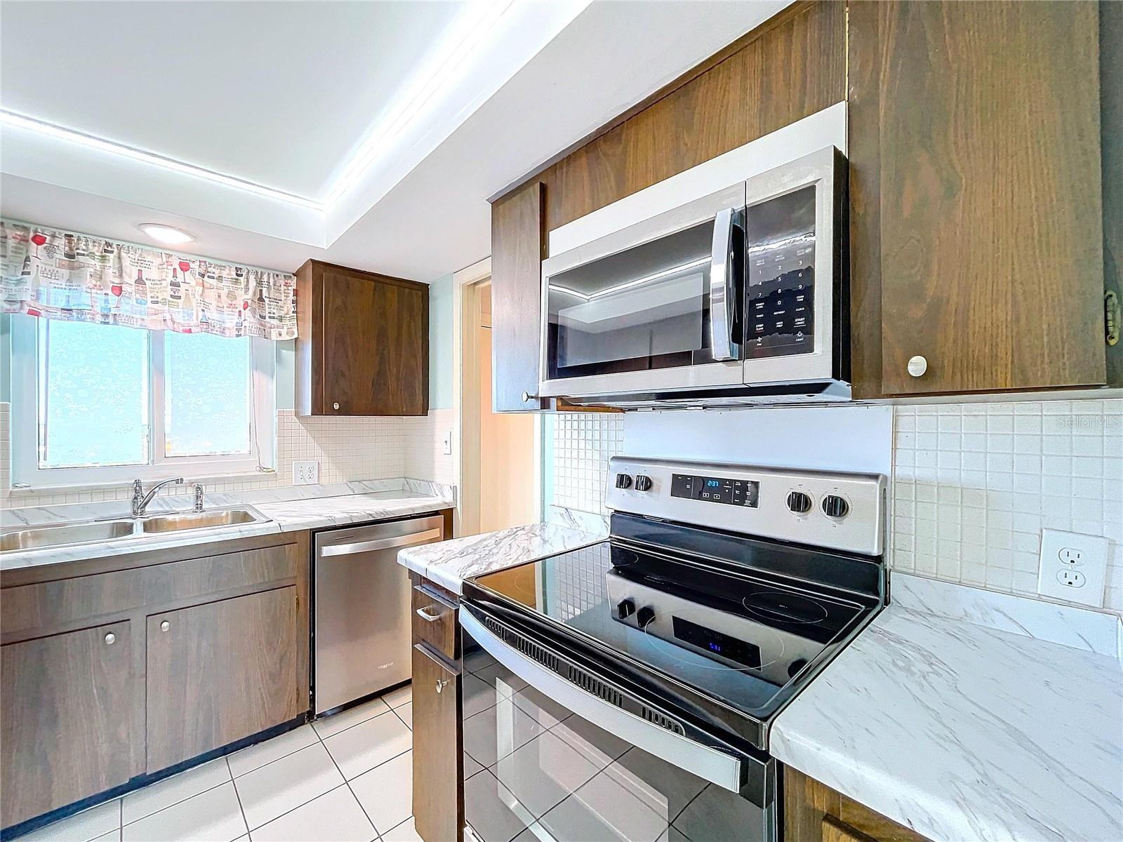 8950 PARK BLVD #605, SEMINOLE, FL, 33777
