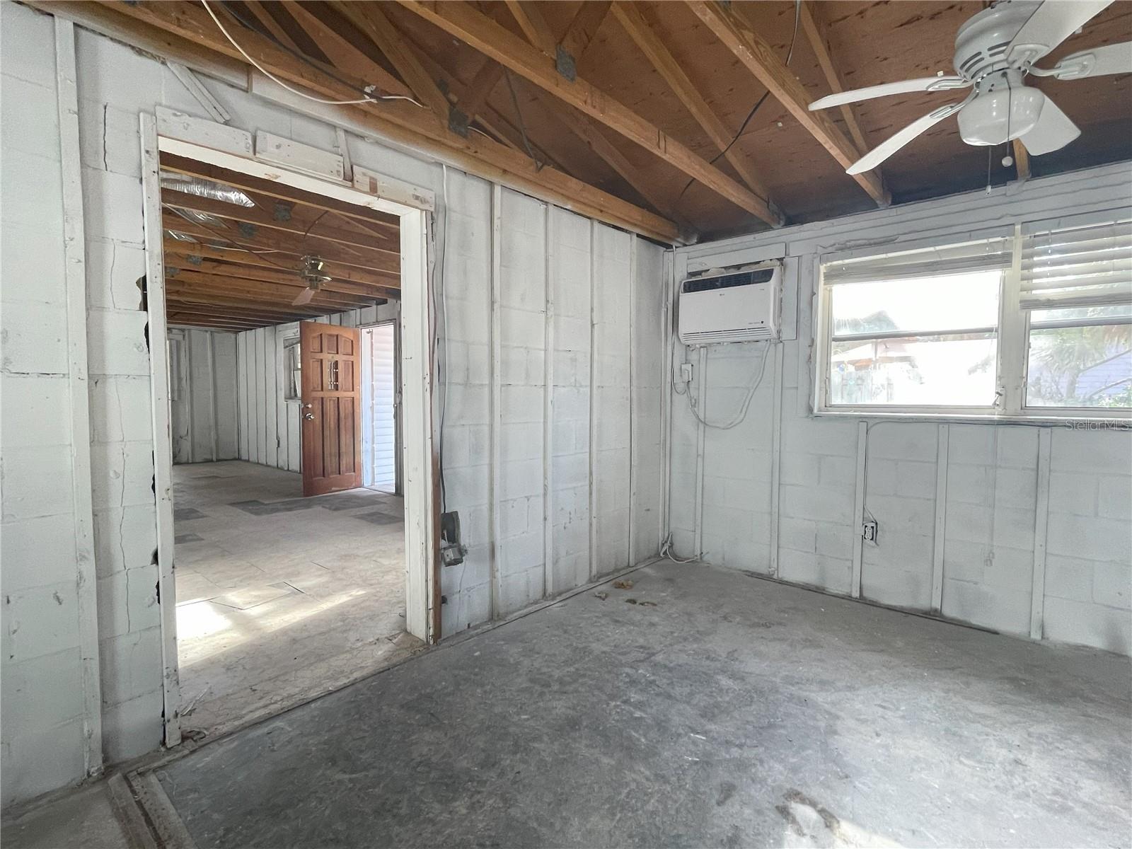 8405 W GULF BLVD, TREASURE ISLAND, FL, 33706