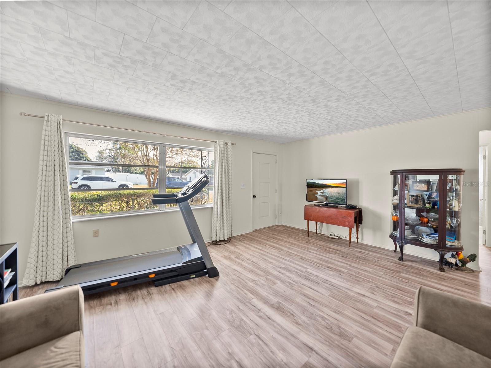 5925 WILSON DR, ZEPHYRHILLS, FL, 33542