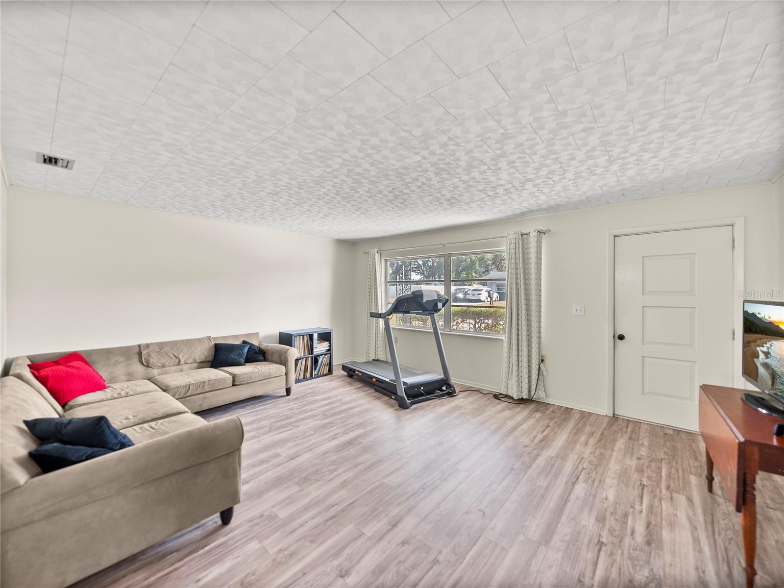 5925 WILSON DR, ZEPHYRHILLS, FL, 33542