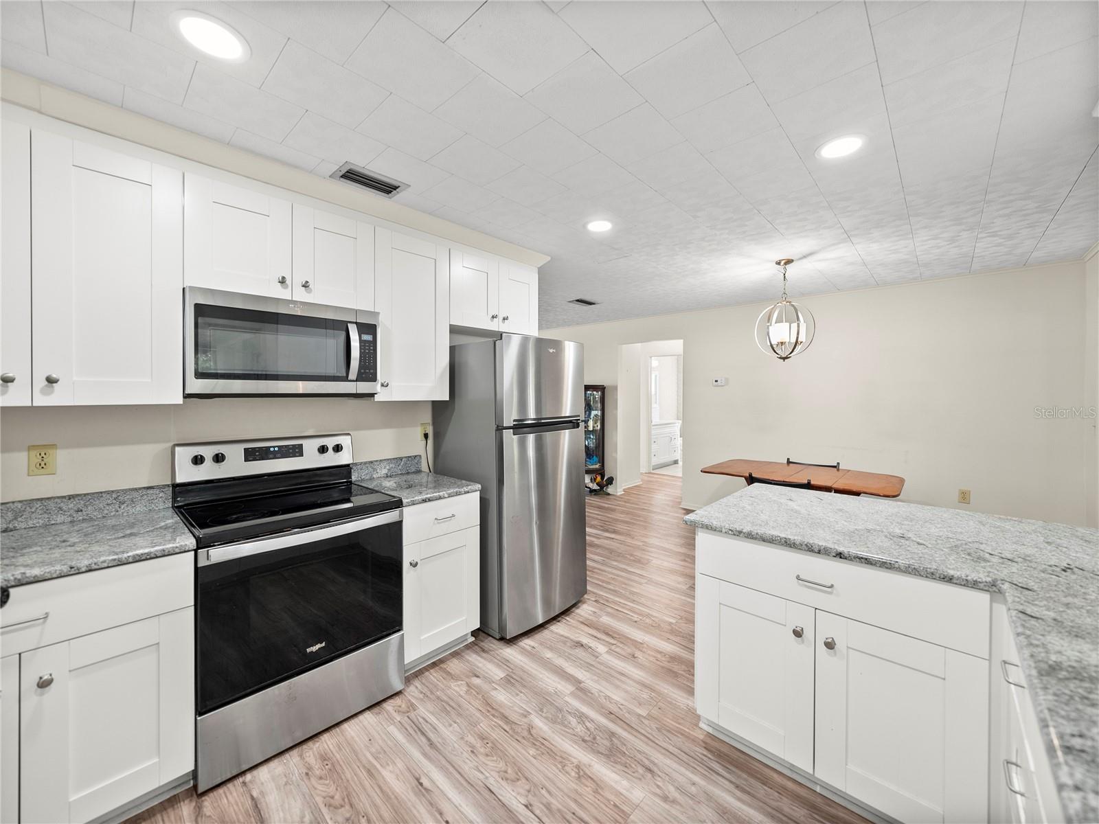 5925 WILSON DR, ZEPHYRHILLS, FL, 33542