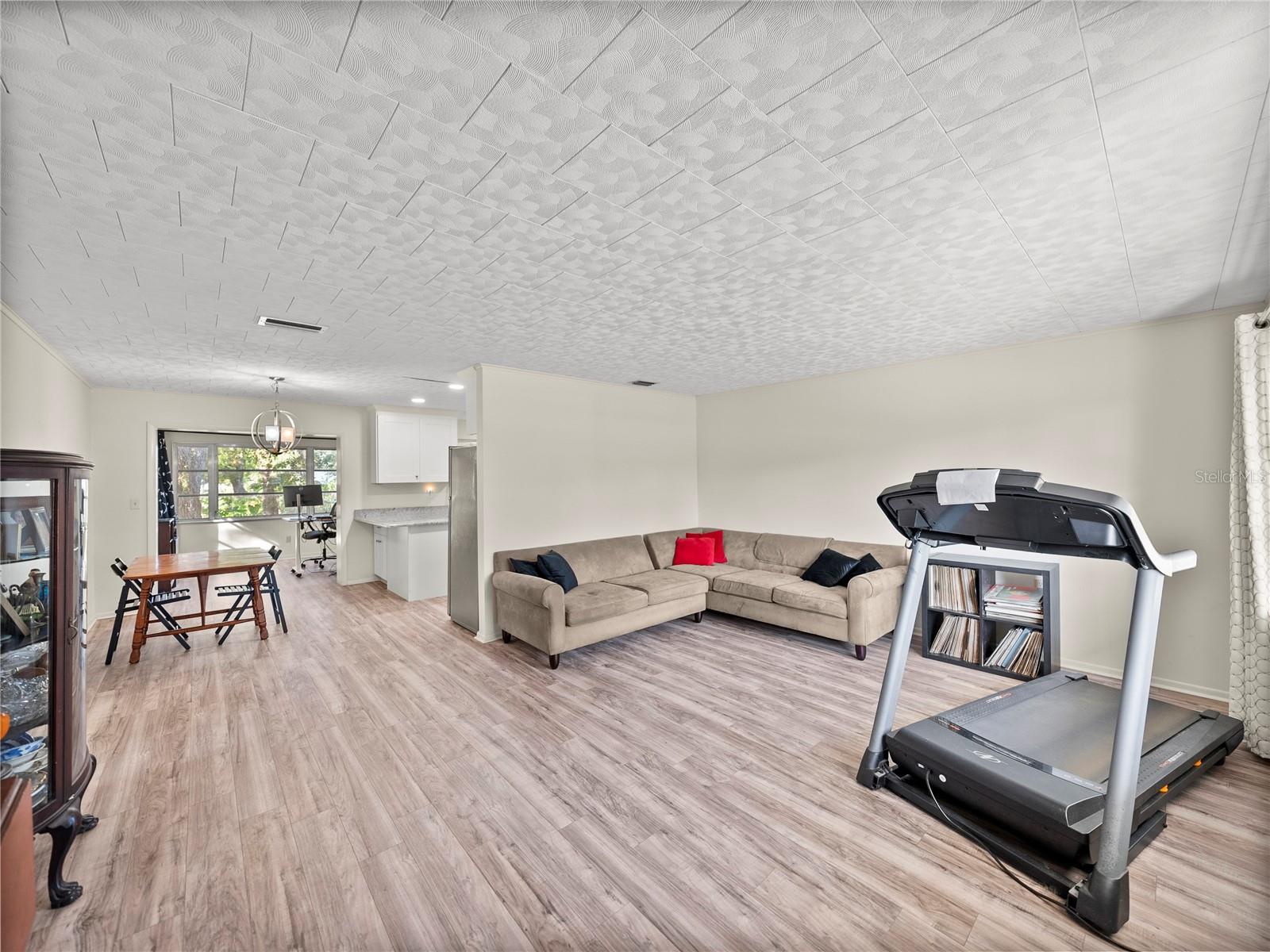 5925 WILSON DR, ZEPHYRHILLS, FL, 33542