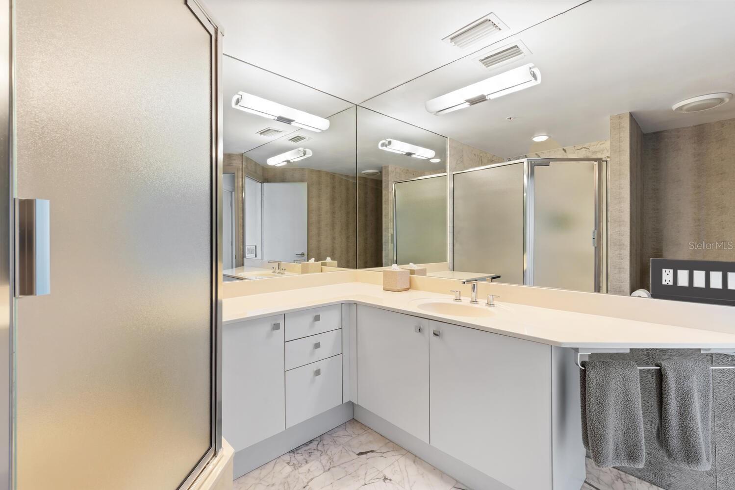 545 SANCTUARY DR #B406, LONGBOAT KEY, FL, 34228