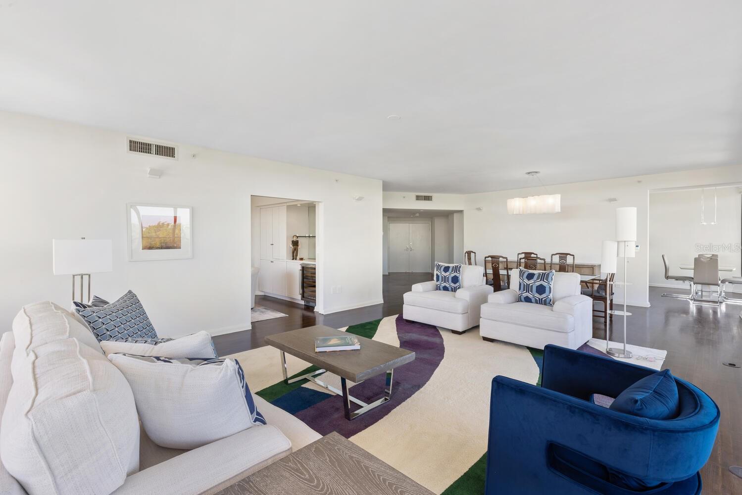 545 SANCTUARY DR #B406, LONGBOAT KEY, FL, 34228