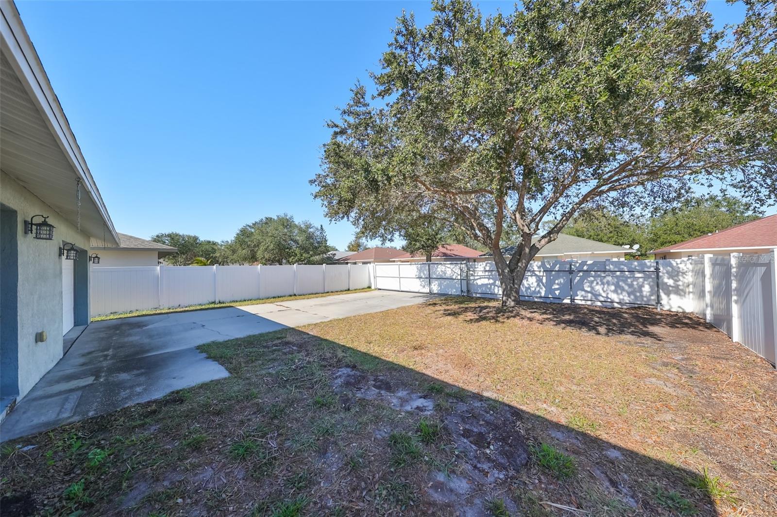 1212 BAYOU PASS DR, RUSKIN, FL, 33570