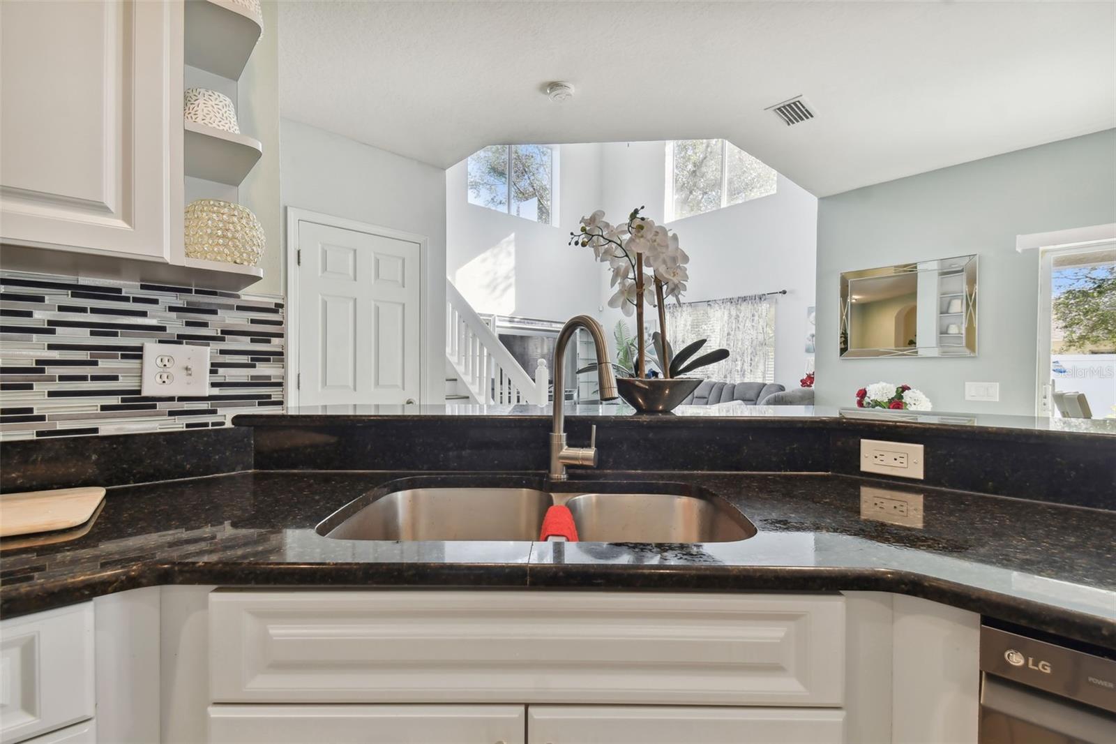 8023 CARRIAGE POINTE DR, GIBSONTON, FL, 33534