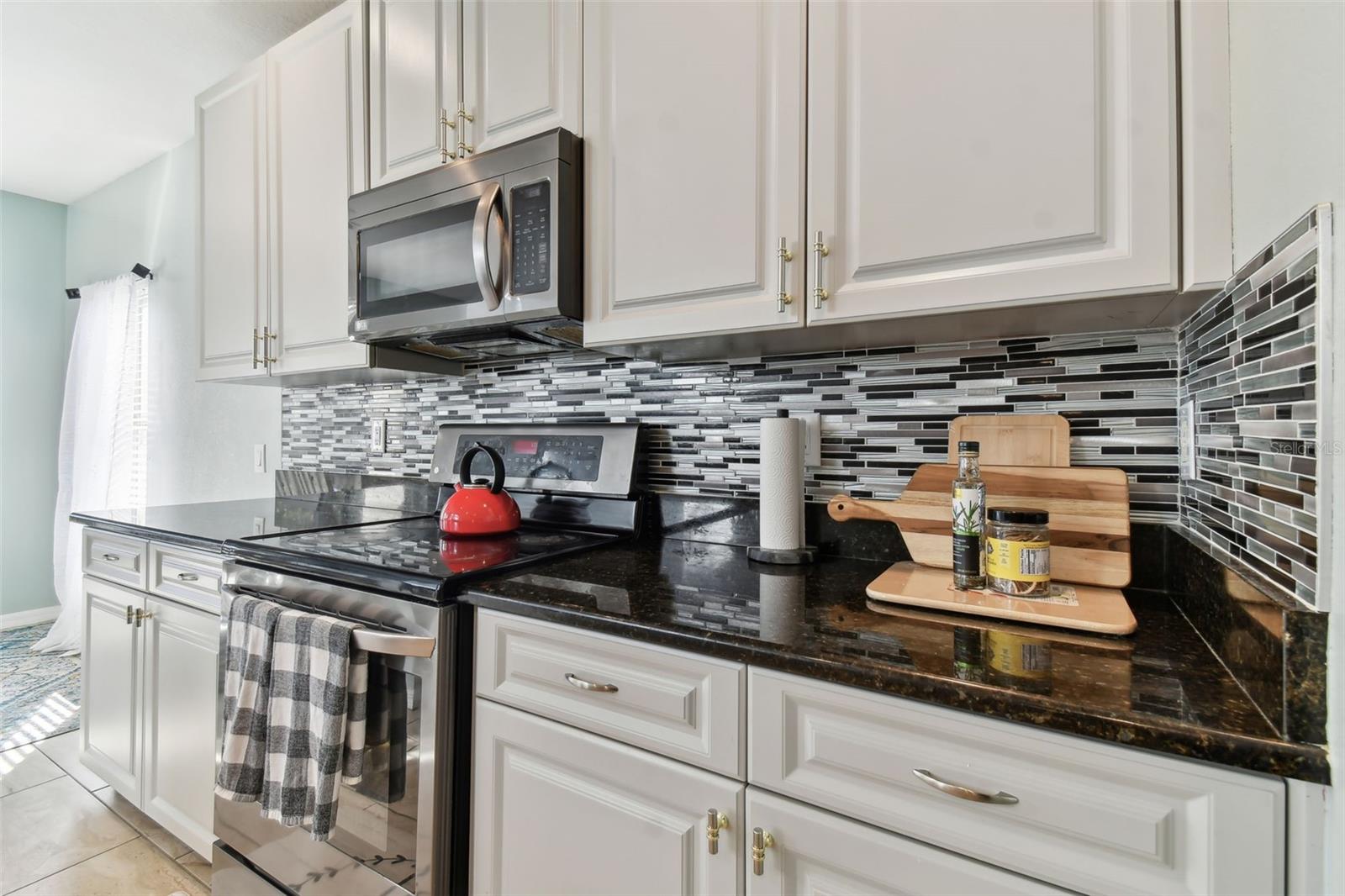 8023 CARRIAGE POINTE DR, GIBSONTON, FL, 33534