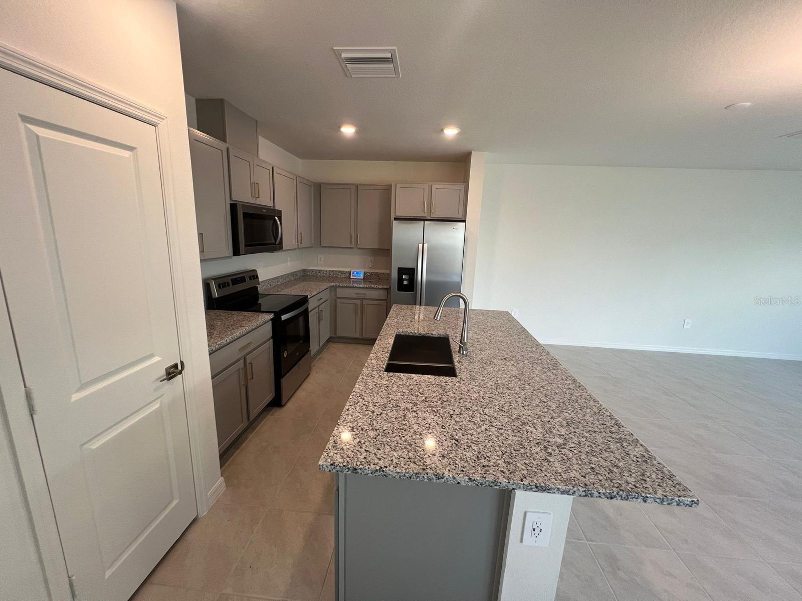 9484 WESTSIDE HILLS DR, DAVENPORT, FL, 33896